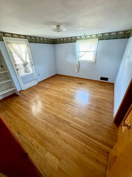 Building Photo - 229 Osceola Dr