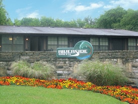 Building Photo - Riverside Green Apartments