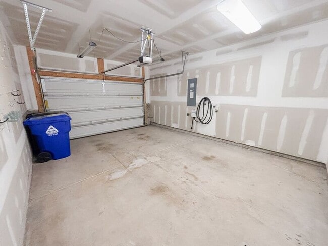 Building Photo - 1028 Bowman Woods Dr