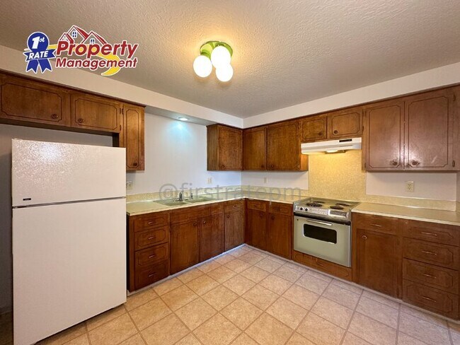 Building Photo - 5575 W. Franklin St.