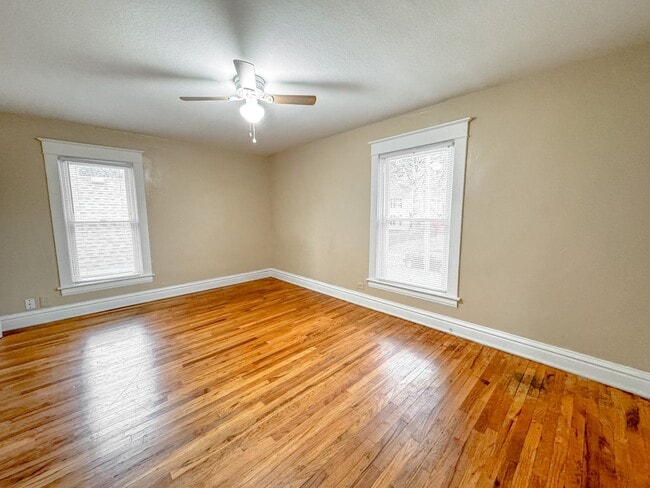 Building Photo - $1,095 - 2 Bed, 1.5 Bath House in Independ...
