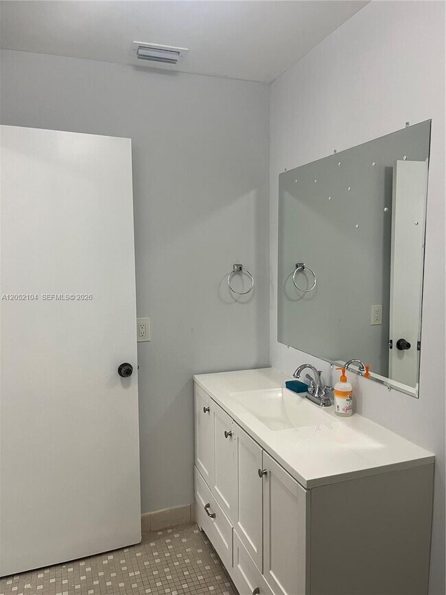 Building Photo - 14824 SW 124th Ct