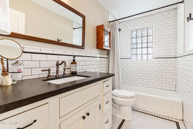 Building Photo - 3048 N 45th St