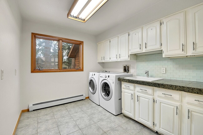 Building Photo - 29604 Canterbury Cir