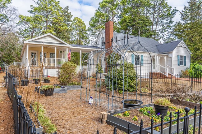 Building Photo - 435 W Baltimore Ave