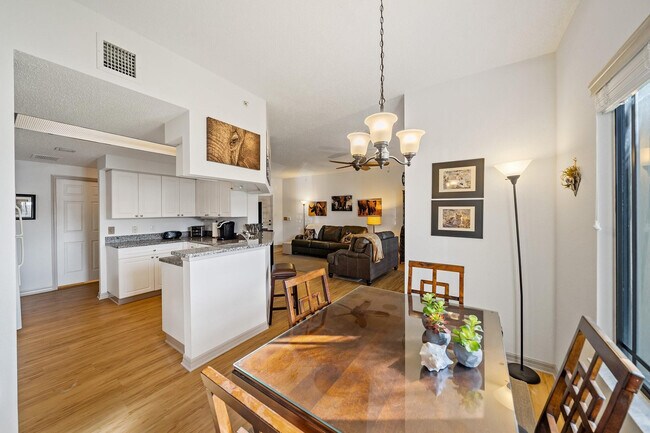 Building Photo - 3019 Alcazar Pl