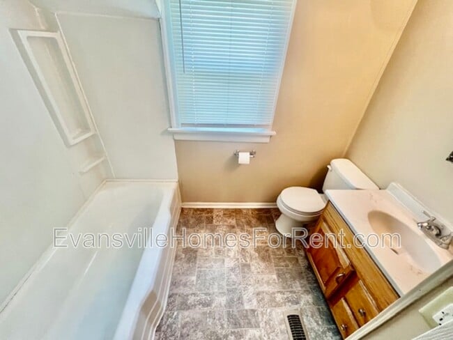 Building Photo - 6501 Uebelhack Rd