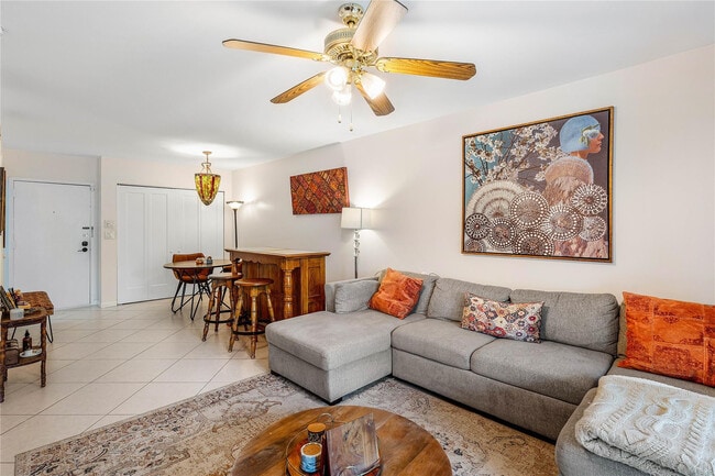 Building Photo - 3111 Oakland Shores Dr