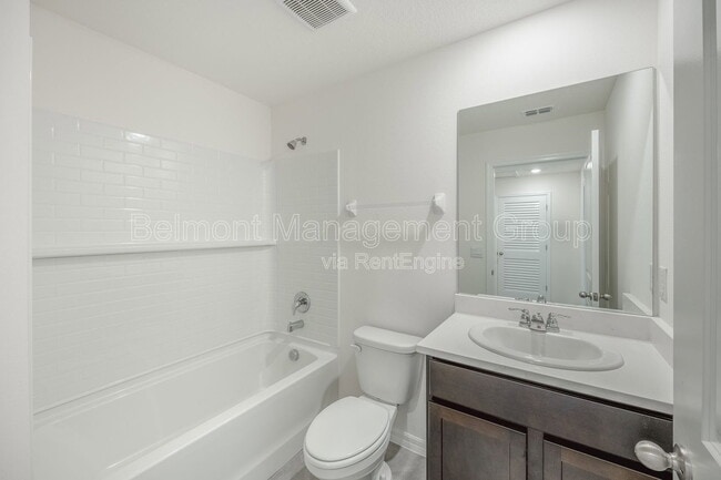 Building Photo - 8250 SW 67th Ave