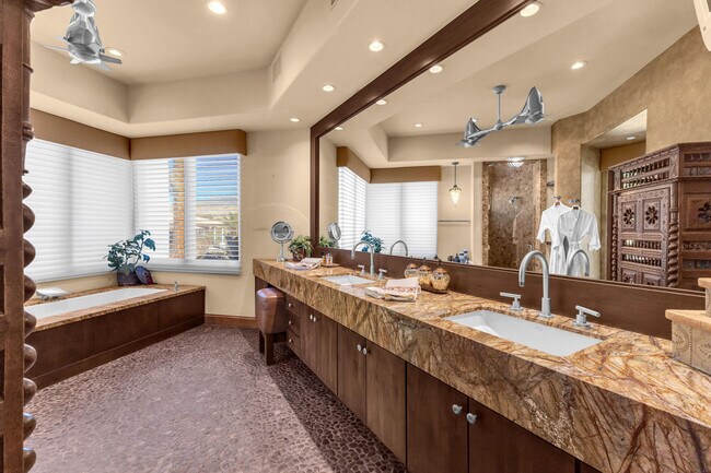 Building Photo - 83054 S Bay Dr