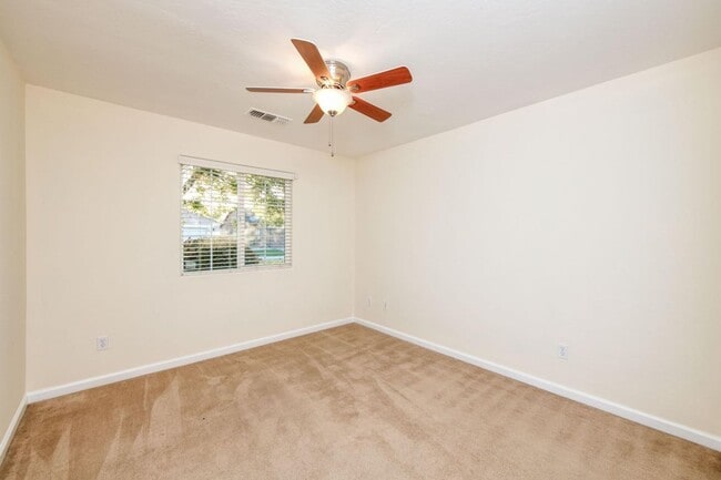 Building Photo - Clean and neat 4 bedroom, 2 bathroom single story in the Fancher Creek area 93727
