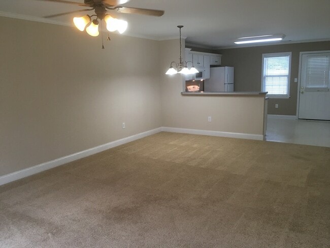 Building Photo - 220 Logmont Trace