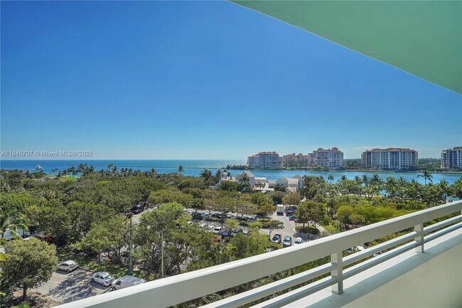 Building Photo - 400 South Pointe Dr
