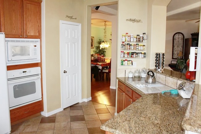 Building Photo - 217 Grooms Rd