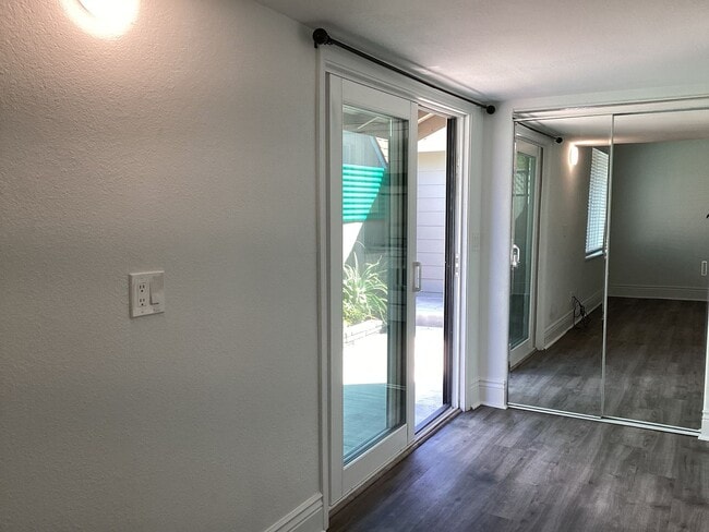 Building Photo - Quaint Seabright Unit
