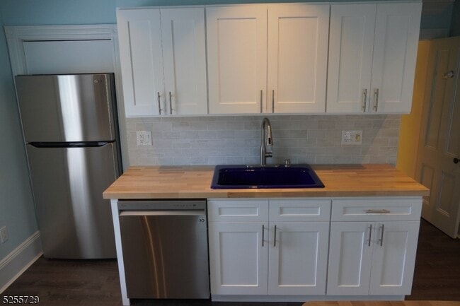 Building Photo - 96 High St