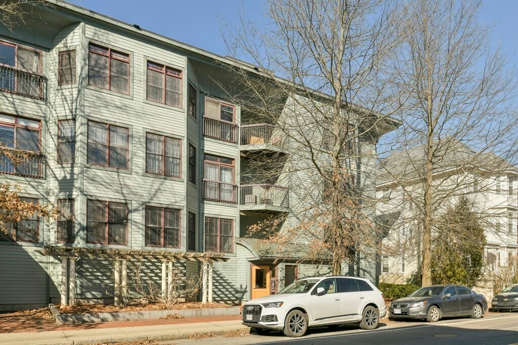 Building Photo - 185 High St