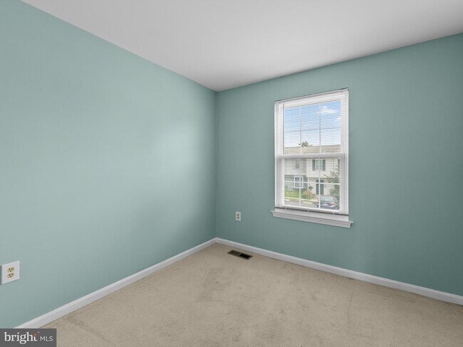 Building Photo - 2178 Mager Dr
