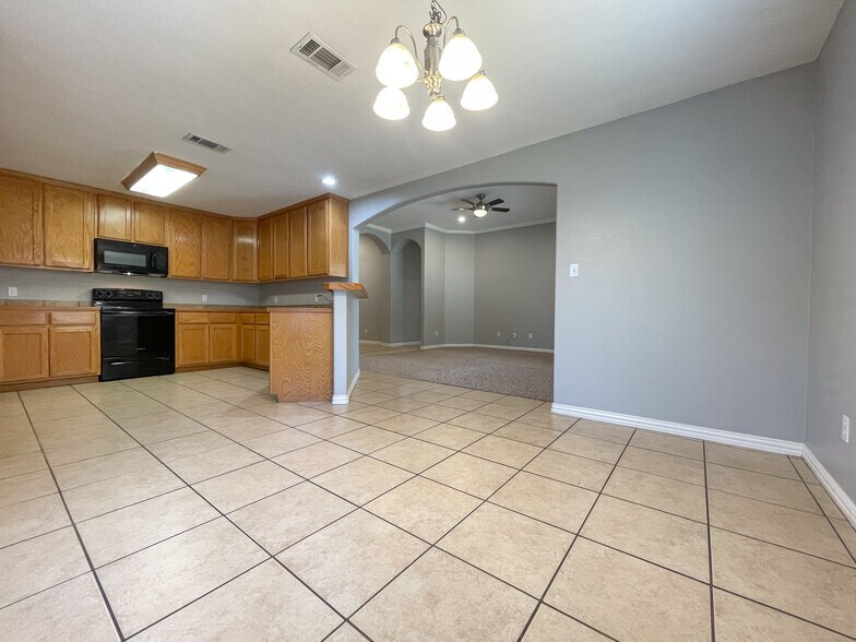 Building Photo - 109 Red Oak Rd