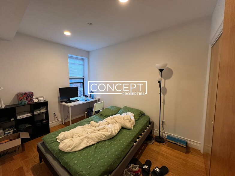 Building Photo - 64 Louis Prang St