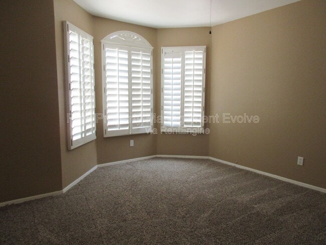 Building Photo - 1560 W Cindy St