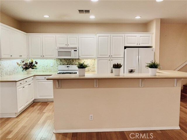 Building Photo - 67 Reunion