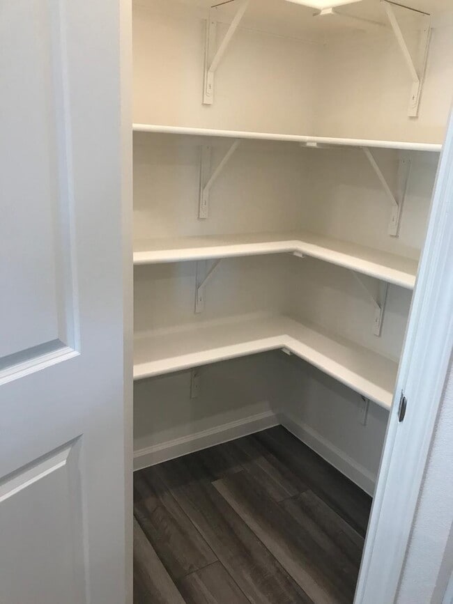 Building Photo - 100 Connecticut Ct