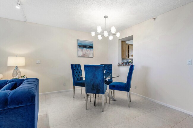 Building Photo - 14575 Bonaire Blvd