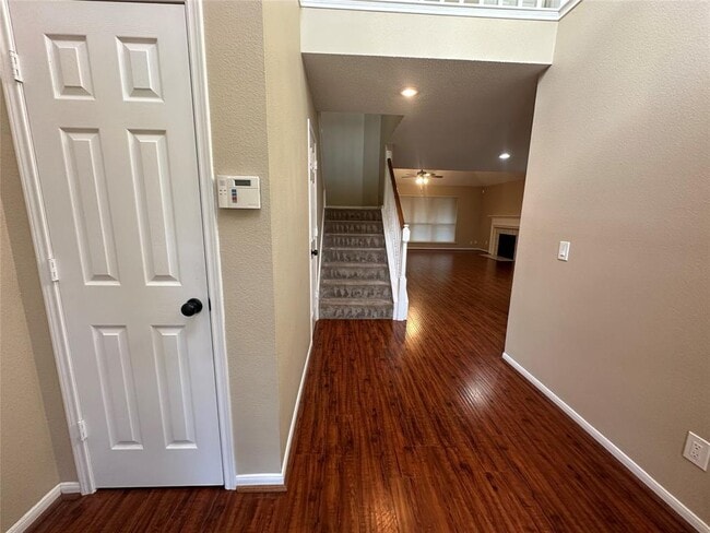 Building Photo - 9918 Cedaredge Dr