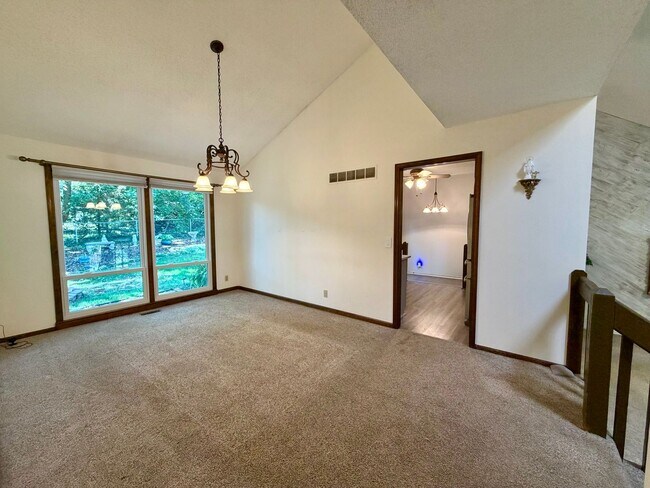 Building Photo - 8238 Parkhill Cir