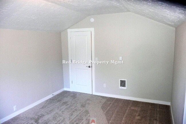 Building Photo - 5585 SE 128th Ave