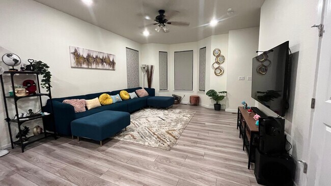 Building Photo - 17739 Olive St