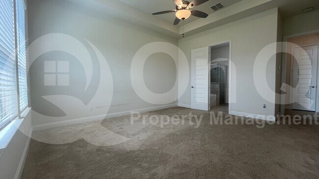 Building Photo - 333 ELK Dr