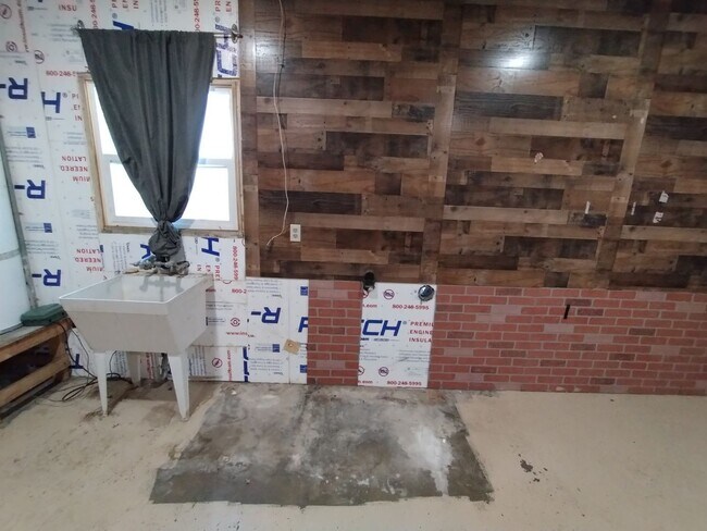 Building Photo - 210 Covena Ave