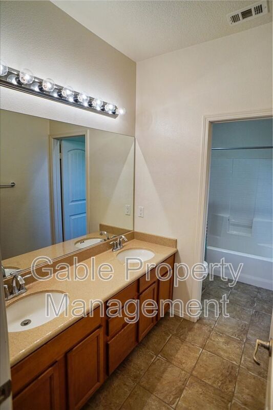 Building Photo - 20420 Victory Ct