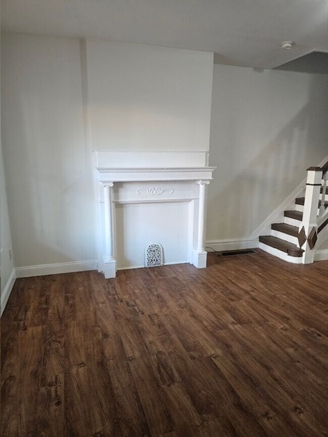 Building Photo - Large Home - Cobbs Creek