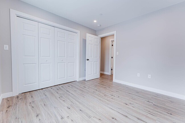 Building Photo - 3 Strafford Rd