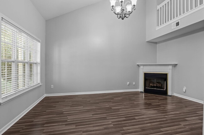 Building Photo - 10660 Holly Ridge Blvd