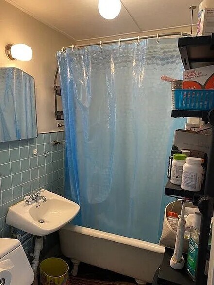 Building Photo - 17 Endicott Ave