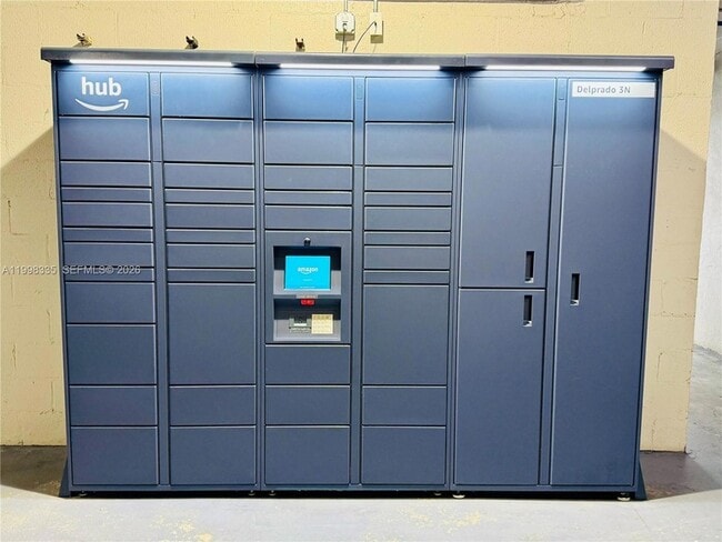 Building Photo - 18011 Biscayne Blvd