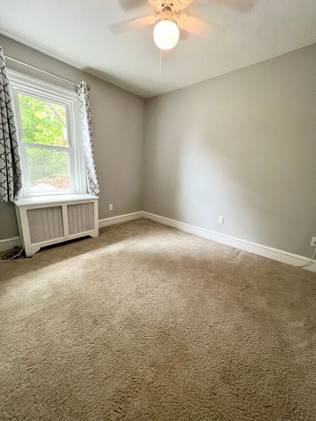 Building Photo - Gorgeous 3-Bedroom Home in Narberth! Avail...