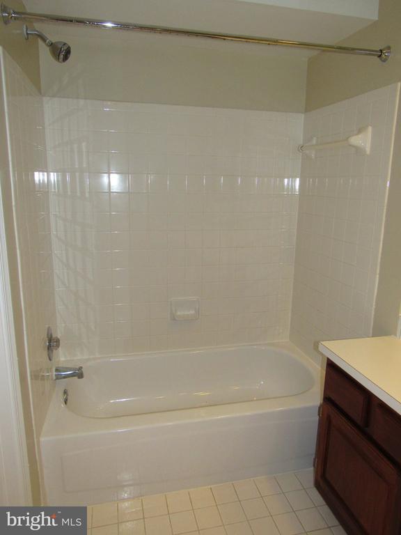 Building Photo - 6944 Ellingham Cir
