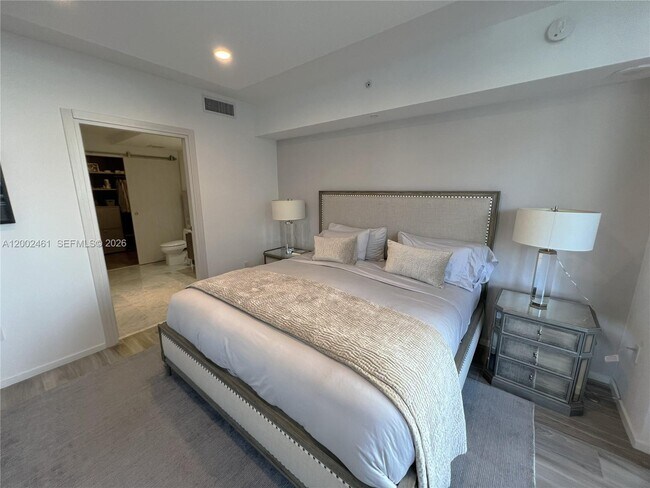 Building Photo - 801 S Miami Ave