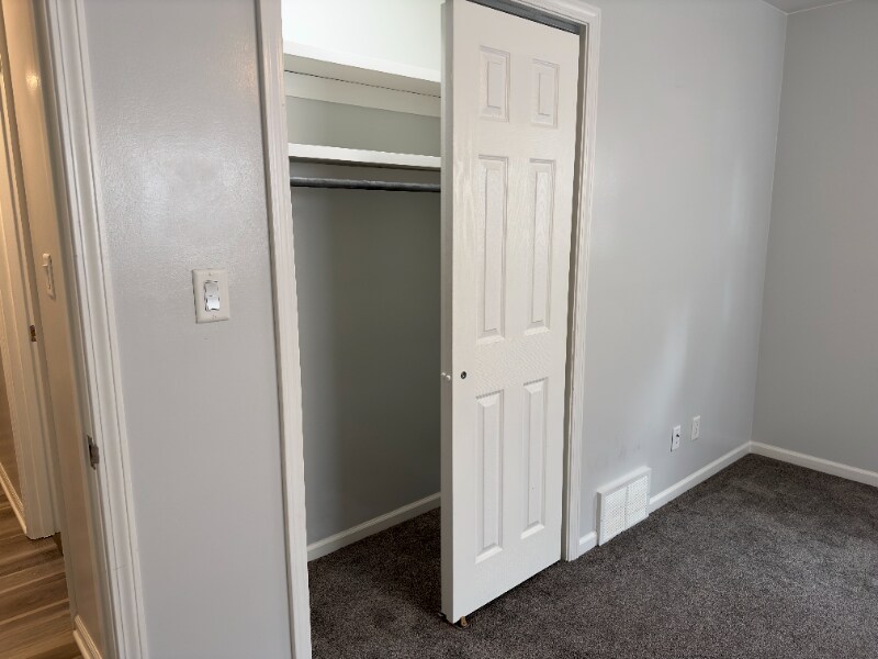 Building Photo - 2407 S 68th St