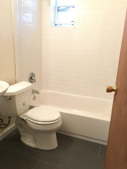 Building Photo - 1532 Tamarac St