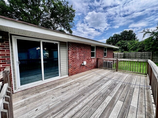 Building Photo - Charming 4 Bedroom home in Norfolk