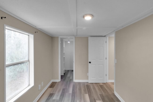 Building Photo - 1964 Adams St