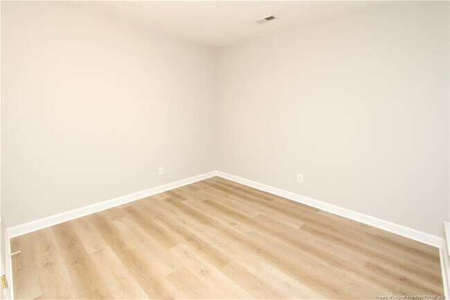 Building Photo - 118 Manhattan Ct