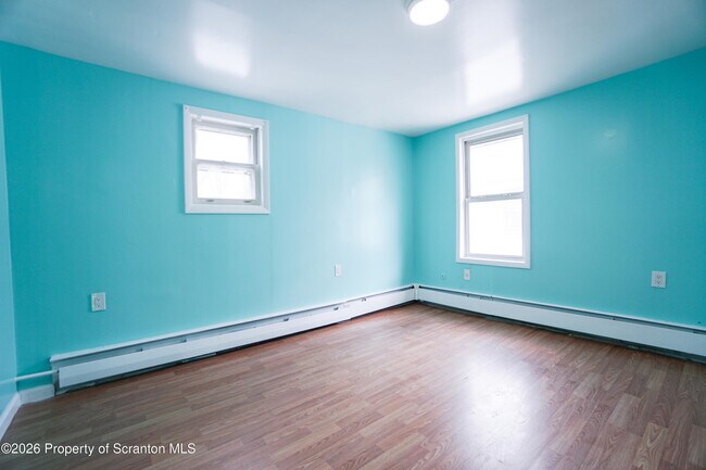 Building Photo - 1519 Meylert Ave