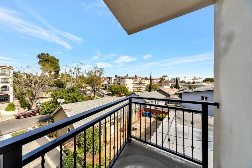 Building Photo - 7108 Ramsgate Ave